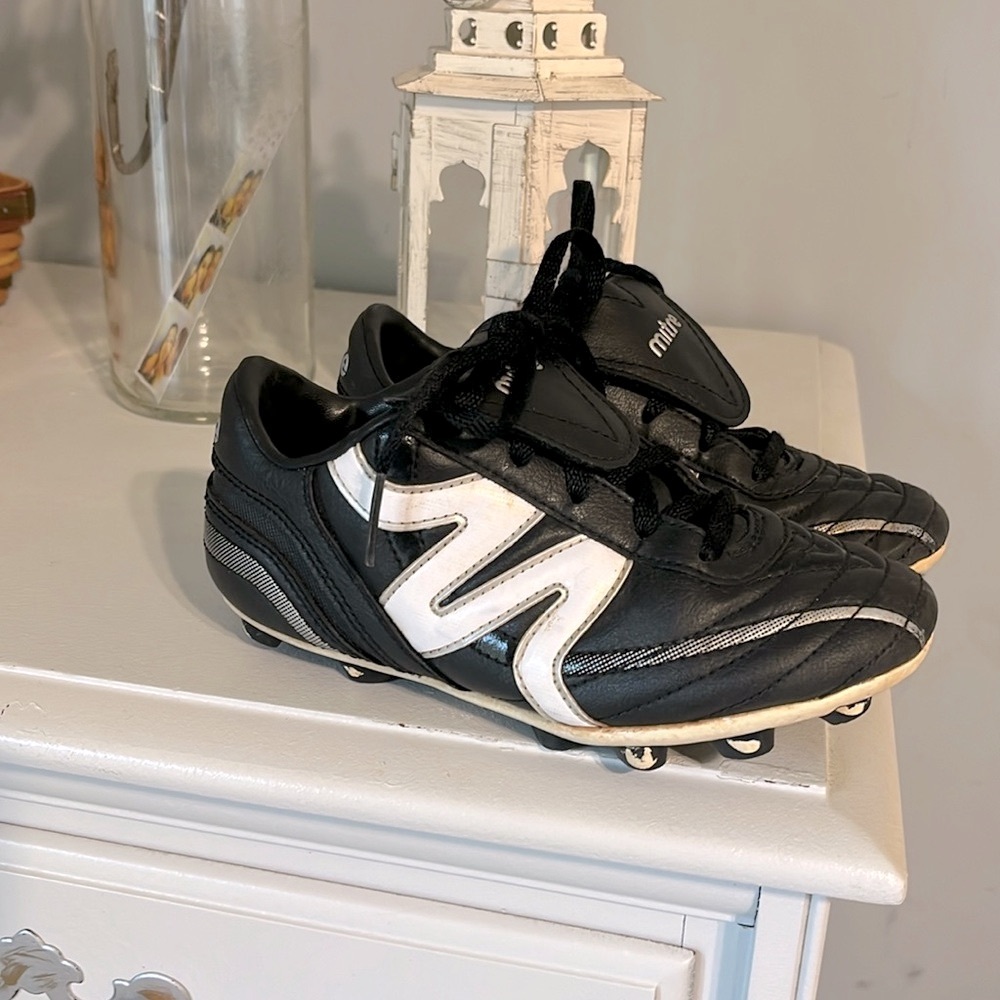 Mitre Soccer Cleats Boys Girls 1.5